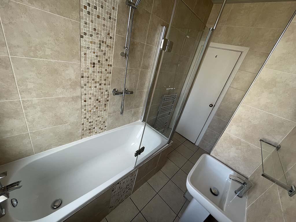 2 bedroom end terrace house SSTC in Barnoldswick - IMG_6083.jpg